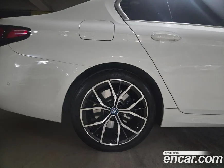 BMW 5-Series 2022 из KR, фото 4