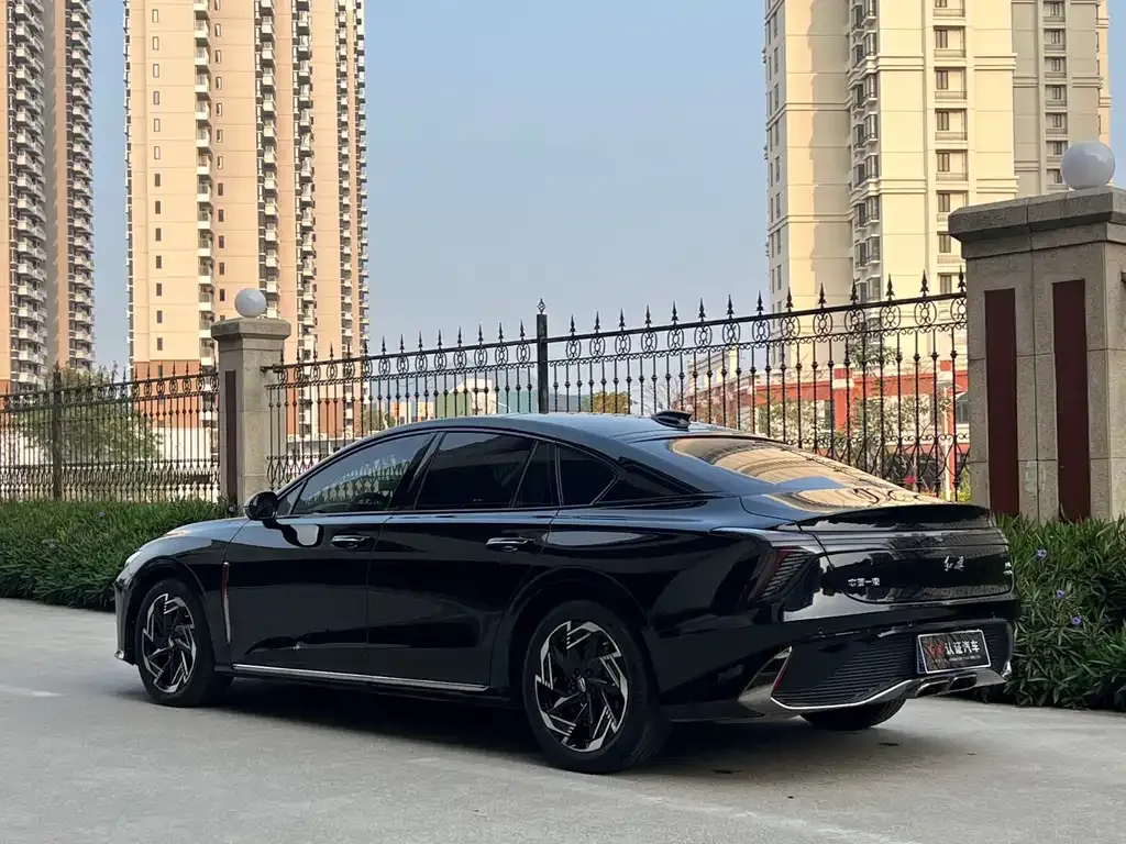 Hongqi H6 — фото 3