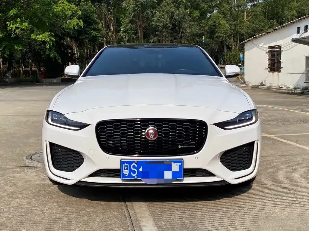 Jaguar XEL — фото 10