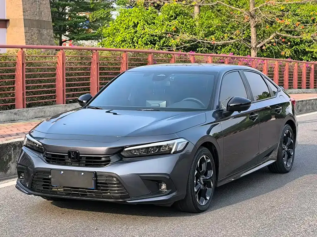 Honda Civic — фото 1