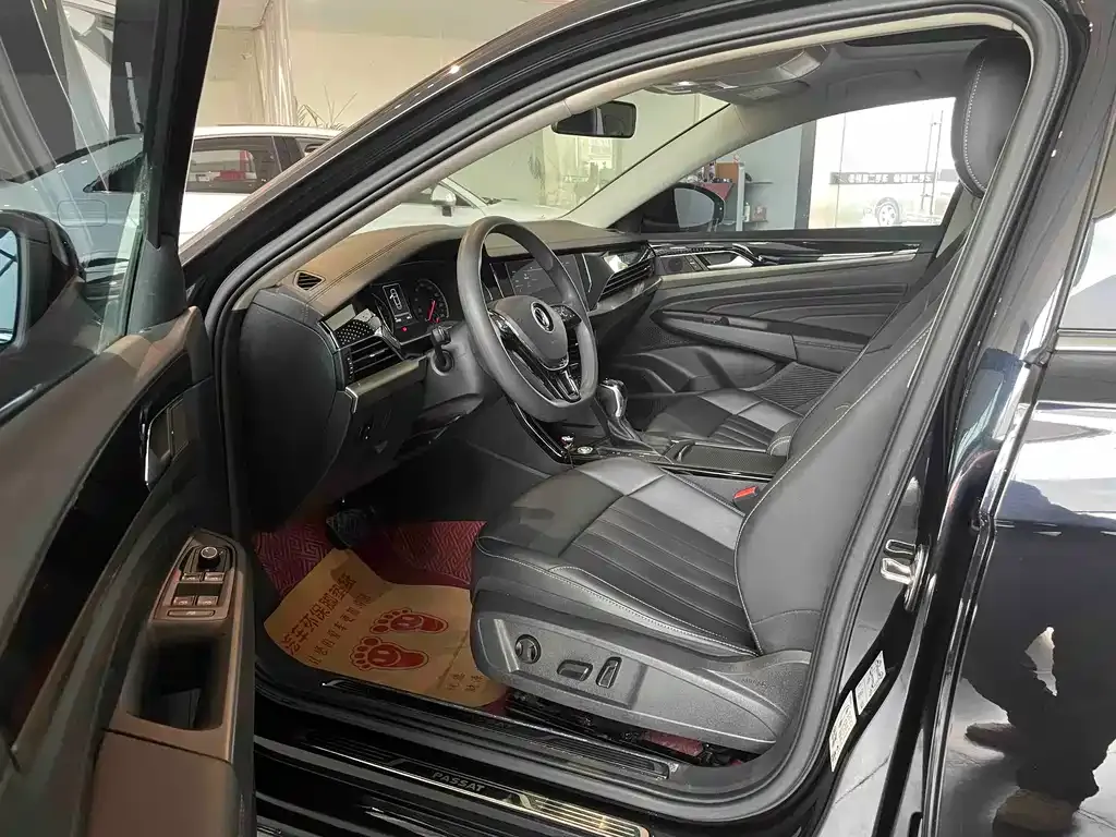 Volkswagen Passat 2021 из CN, фото 10
