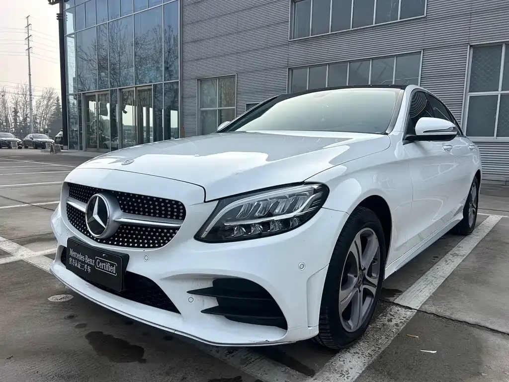 Mercedes-Benz C-Class — фото 1