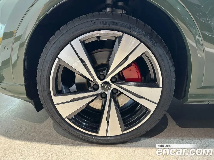 Audi Q5 2025 из KR, фото 10