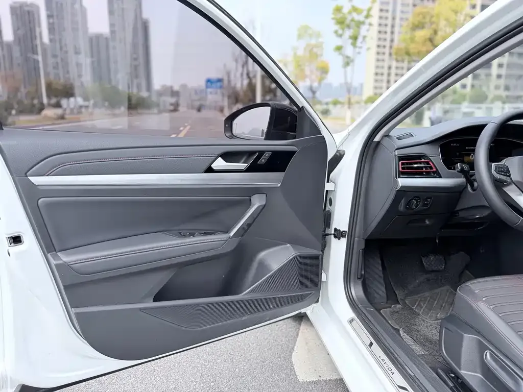 Volkswagen Lavida 2023 из CN, фото 3