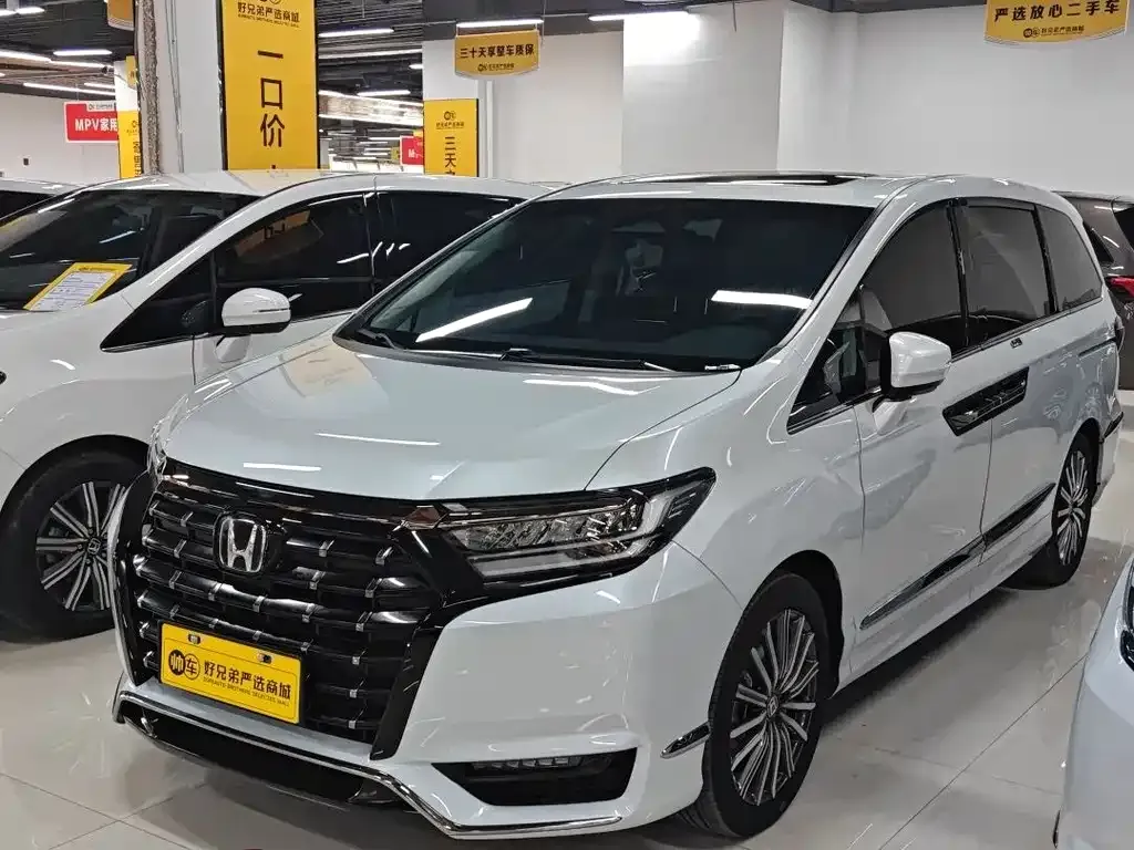 Honda Elysion 2024 из CN, фото 10