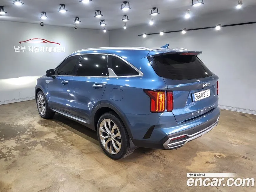 Kia Sorento — фото 7