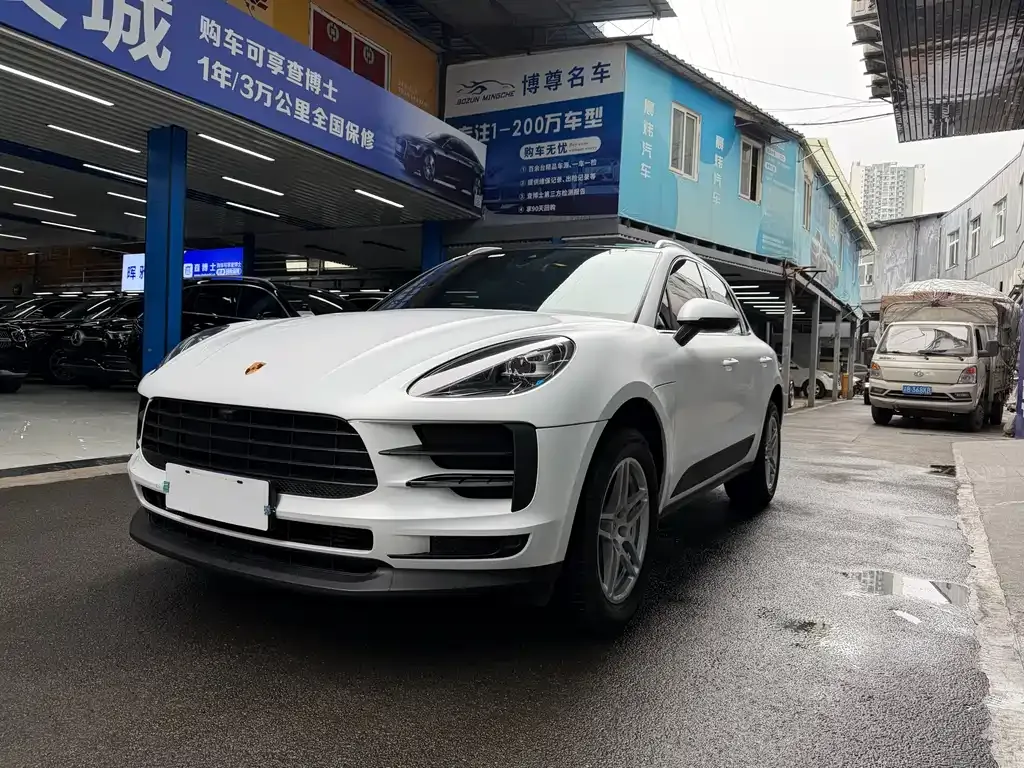 Porsche Macan — фото 1