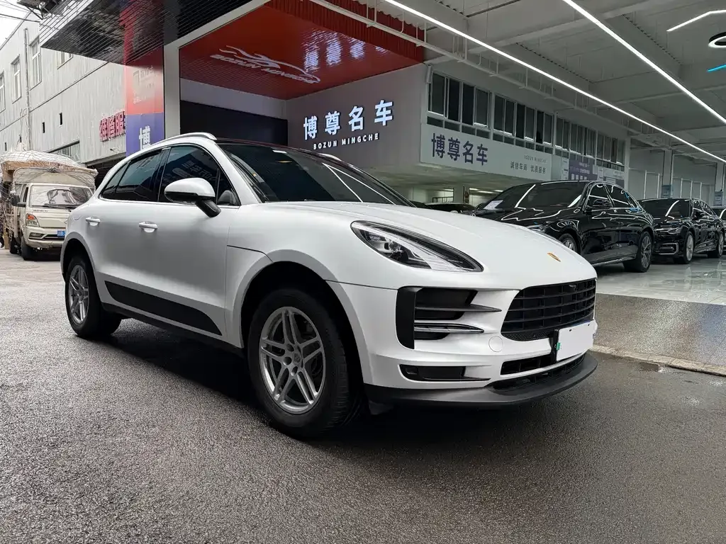 Porsche Macan — фото 9