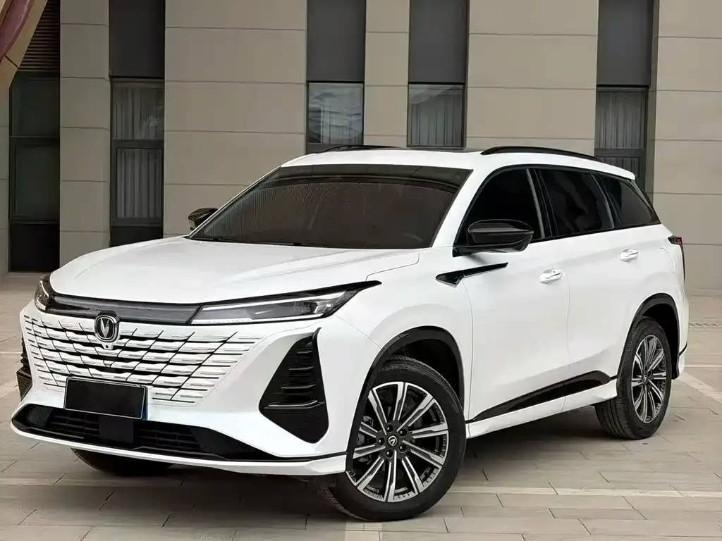 Changan CS75PLUS — фото 1