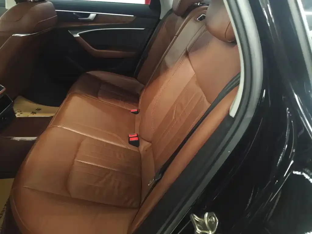 Audi A6L 2021 из CN, фото 4