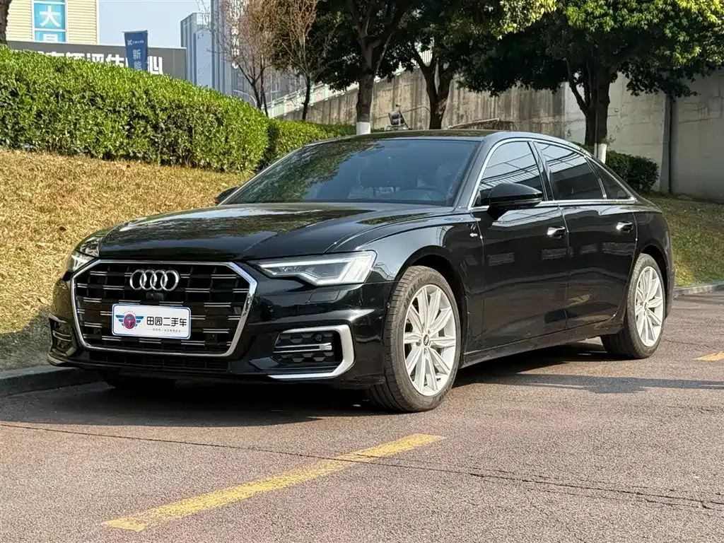 Audi A6L — фото 1