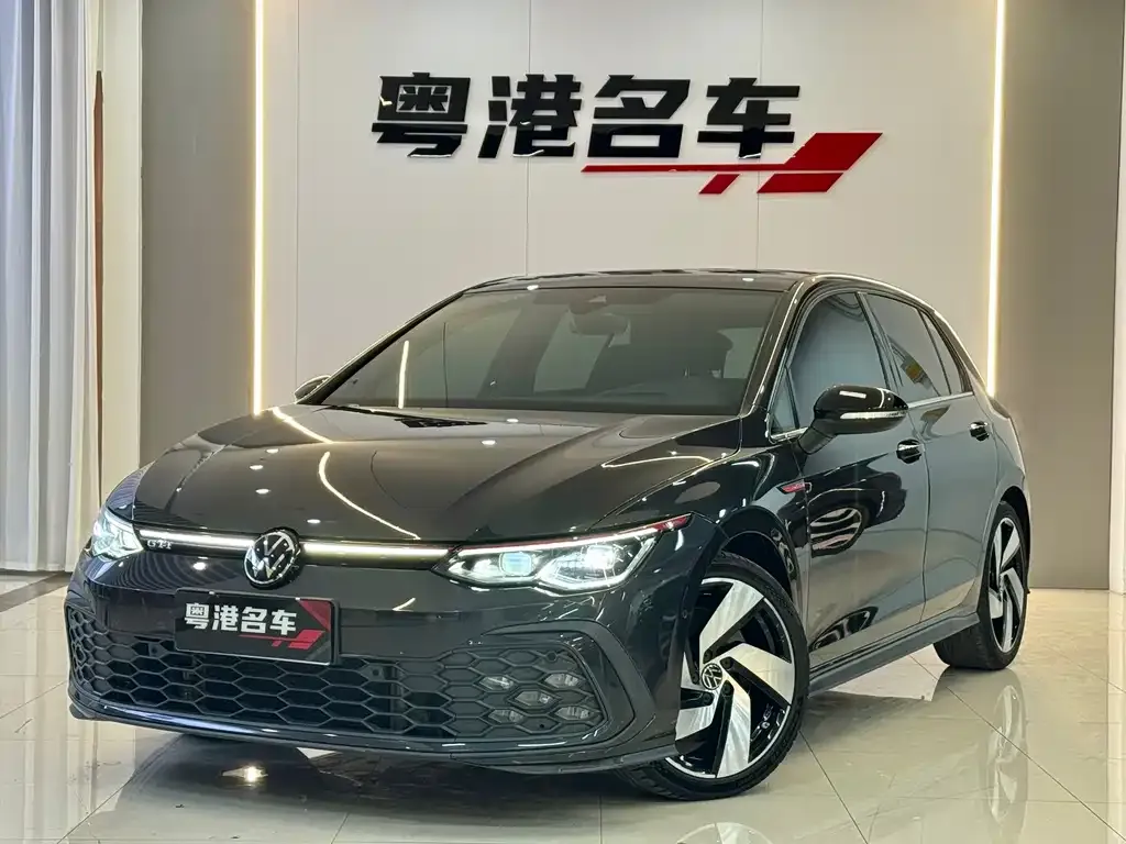 Volkswagen Golf GTI — фото 1