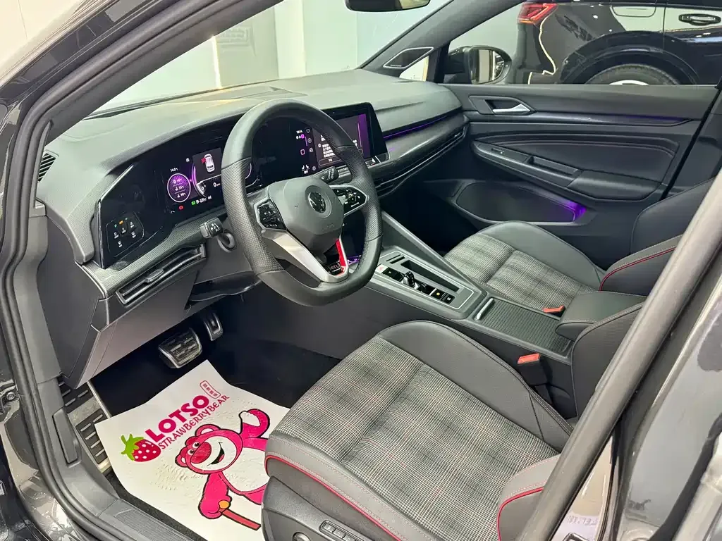 Volkswagen Golf GTI — фото 10