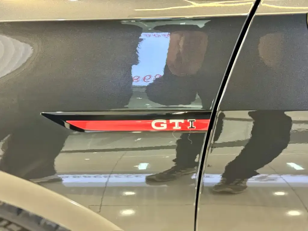 Volkswagen Golf GTI — фото 7