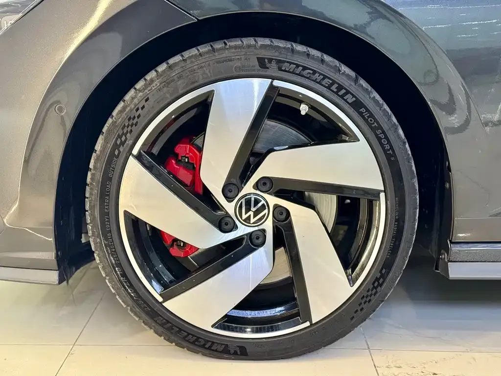 Volkswagen Golf GTI — фото 3