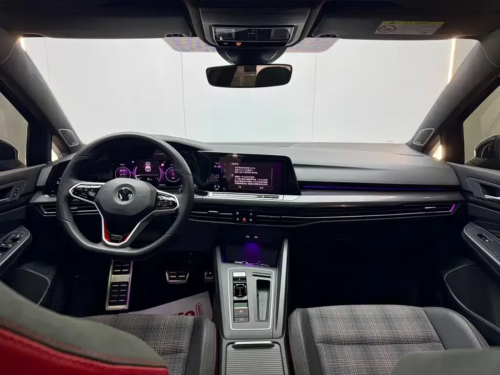 Volkswagen Golf GTI — фото 9