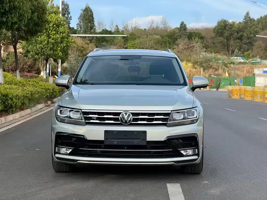 Volkswagen Tiguan L — фото 5