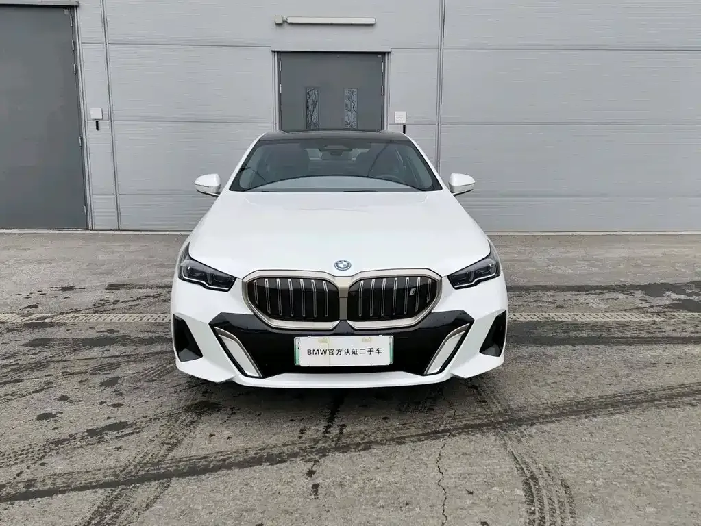 BMW i5 — фото 9