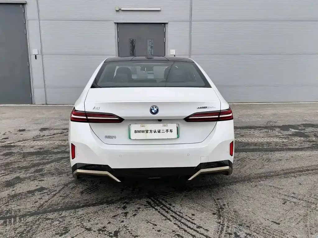 BMW i5 — фото 4