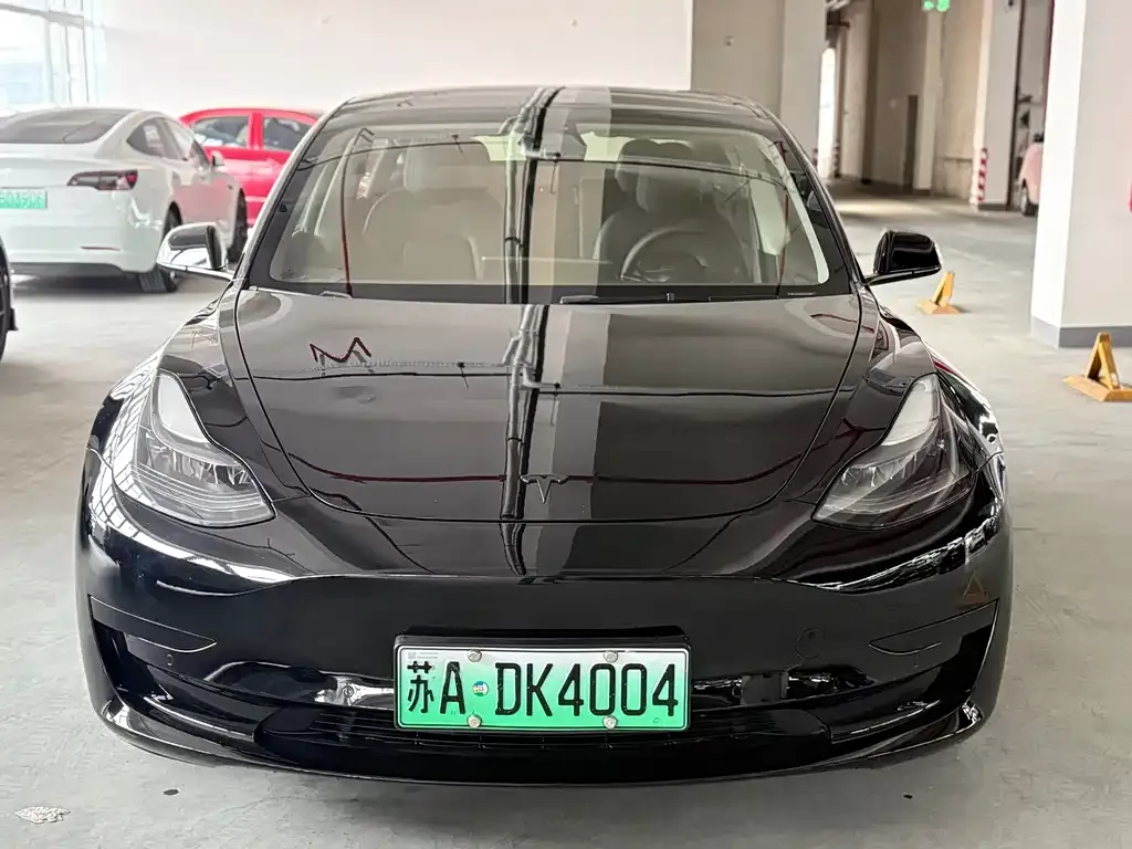 Tesla Model 3 — фото 10