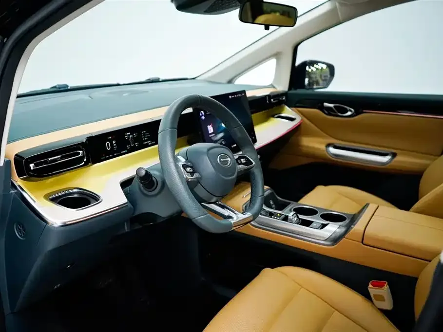 GAC Motor E8 Hybrid — фото 10