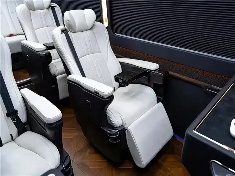 Toyota Coaster 2025 из CN, фото 6