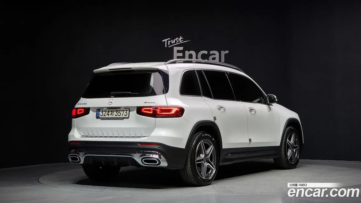 Mercedes-Benz GLB-Class — фото 8