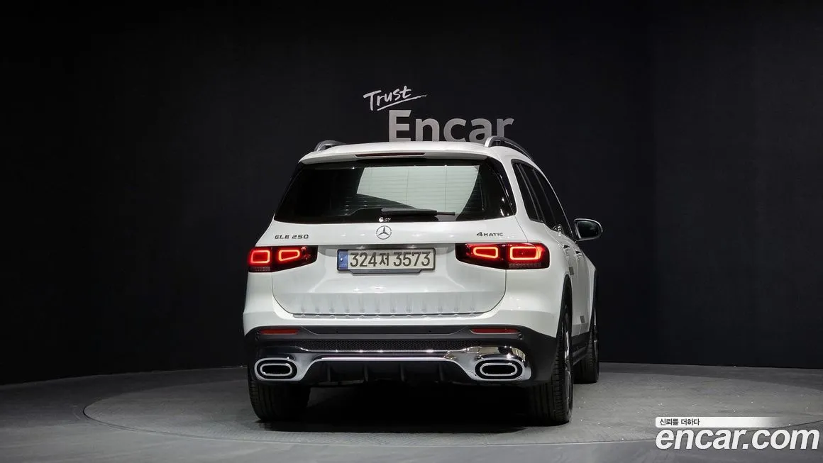 Mercedes-Benz GLB-Class — фото 10
