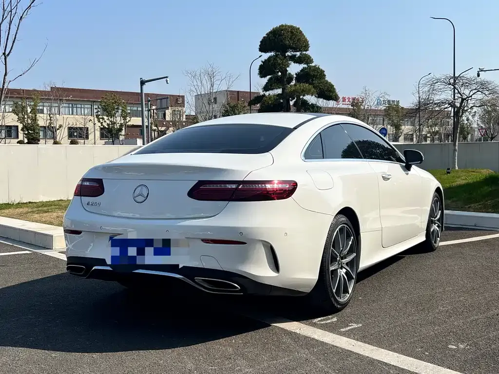 Mercedes-Benz E-Class (Import) — фото 7