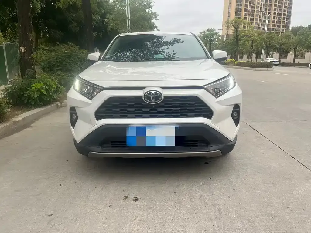 Toyota RAV4 2023 из CN, фото 7