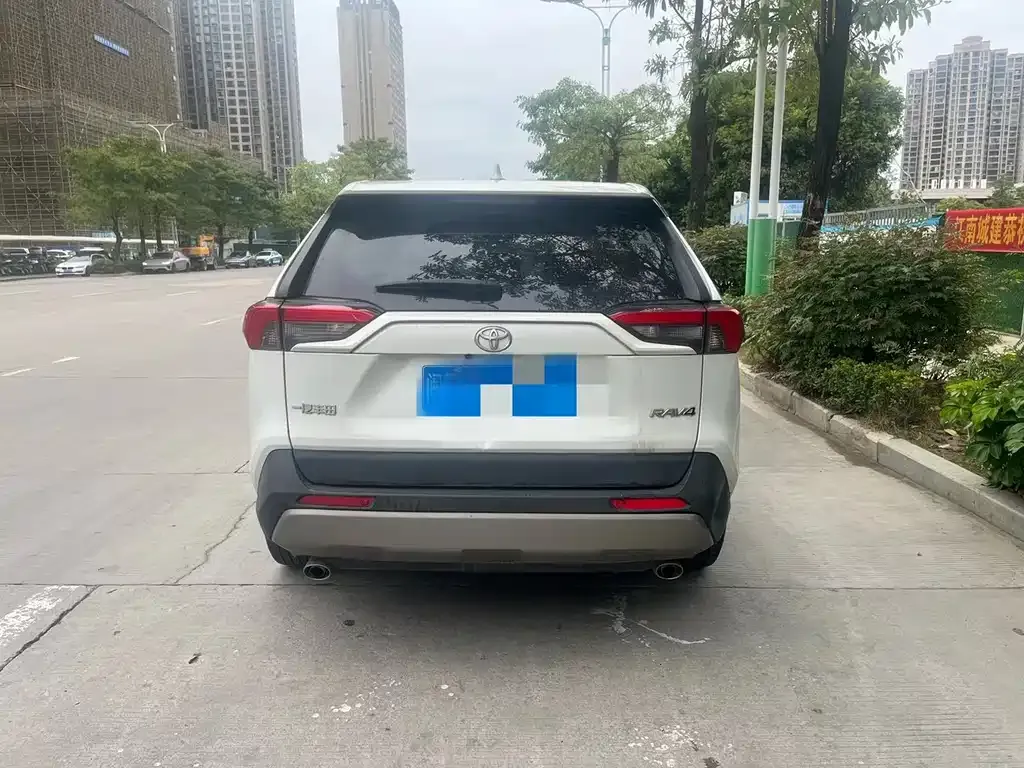 Toyota RAV4 2023 из CN, фото 9