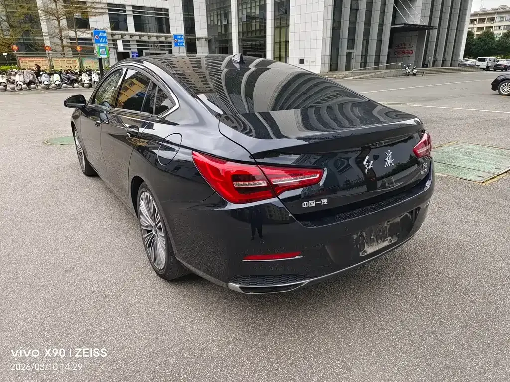 Hongqi H5 — фото 10