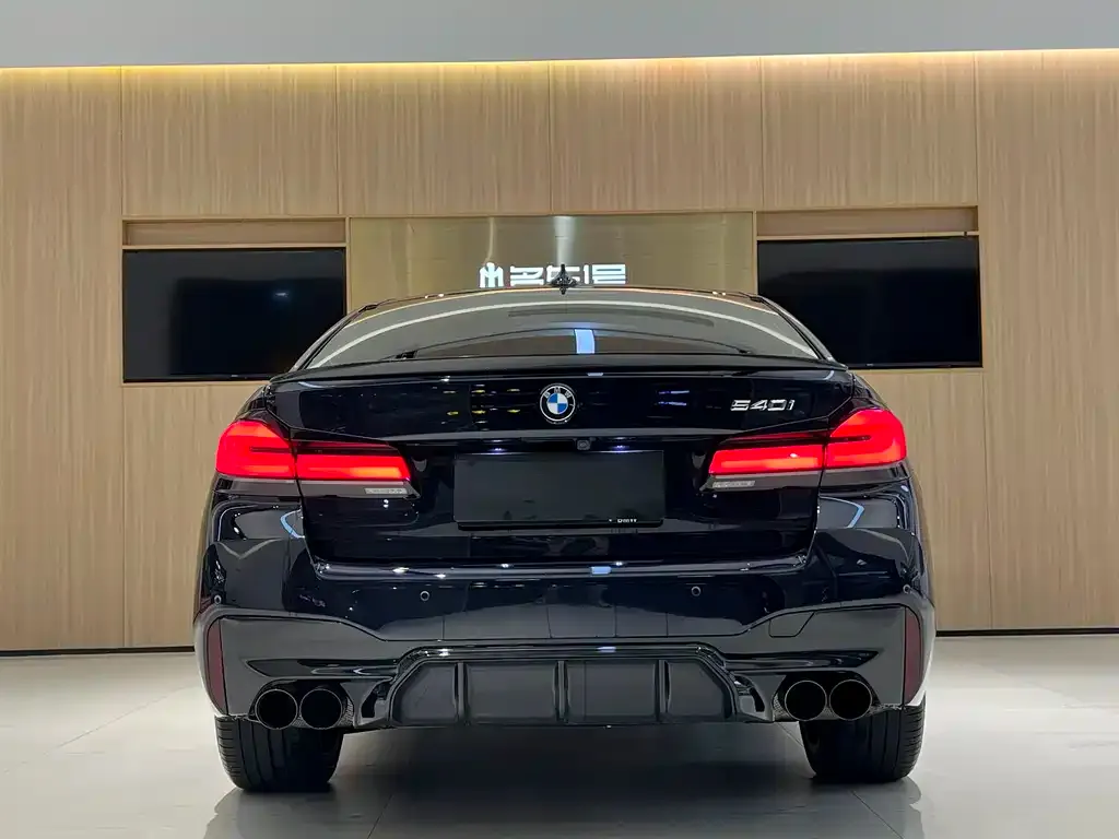 BMW 5 Series (Import) 2023 из CN, фото 3