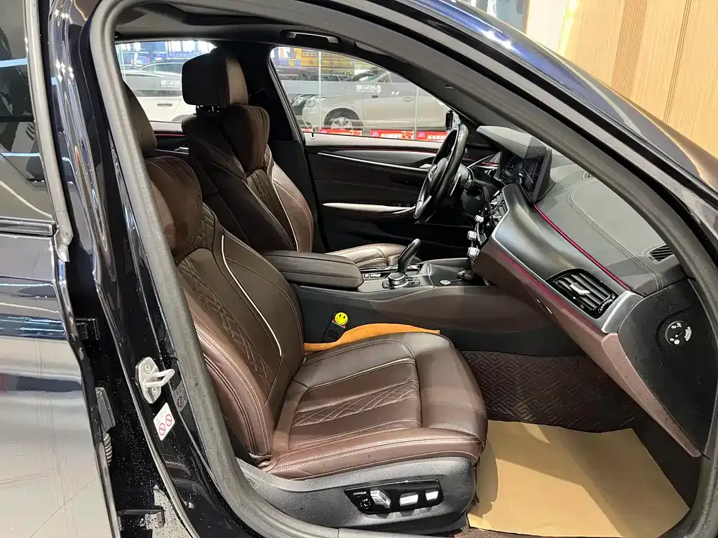 BMW 5 Series (Import) 2023 из CN, фото 10