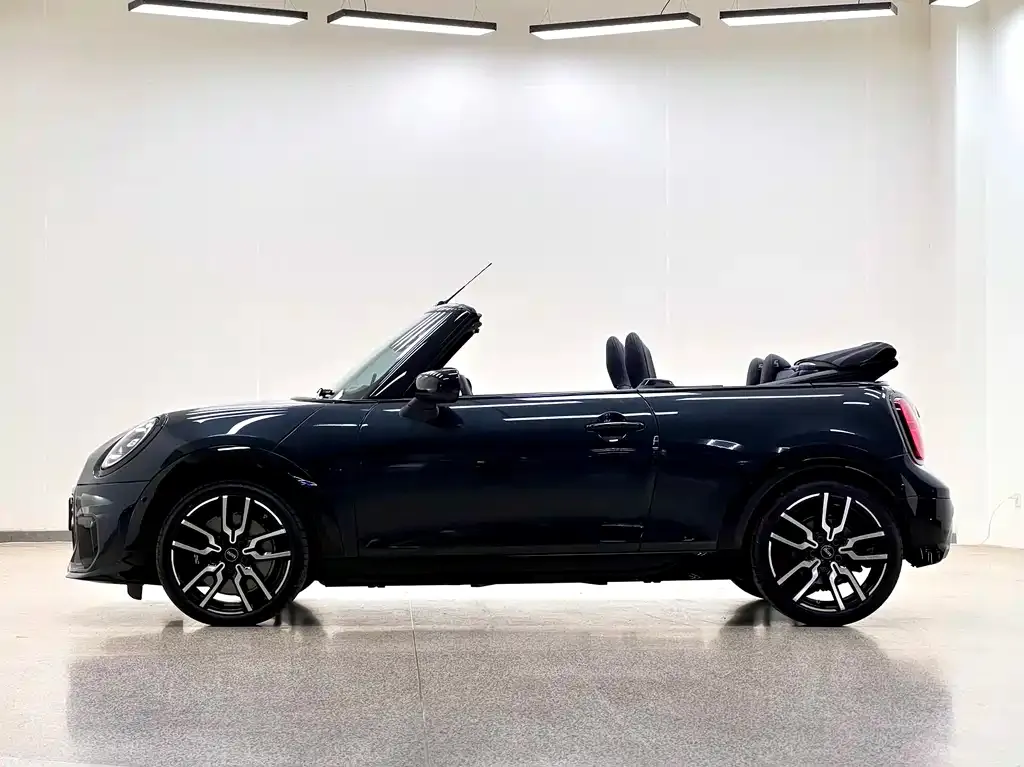 MINI Cooper (3-door) 2025 из CN, фото 2