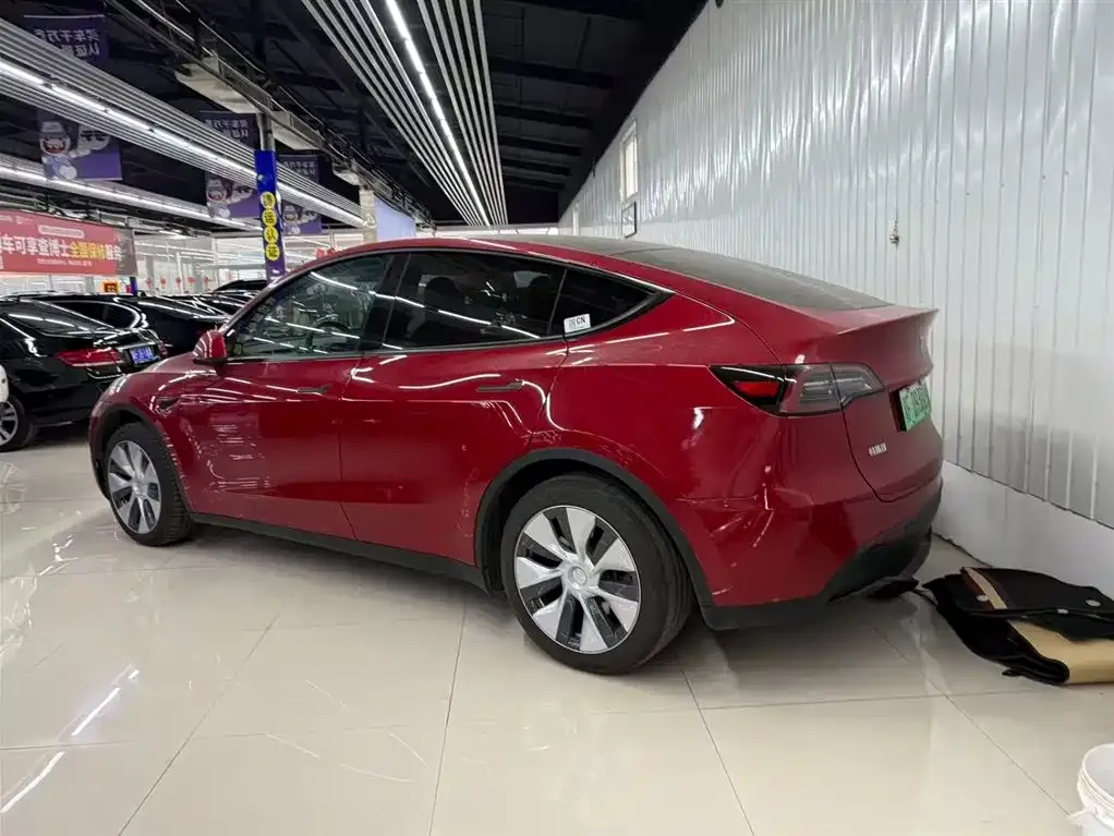Tesla Model Y — фото 4