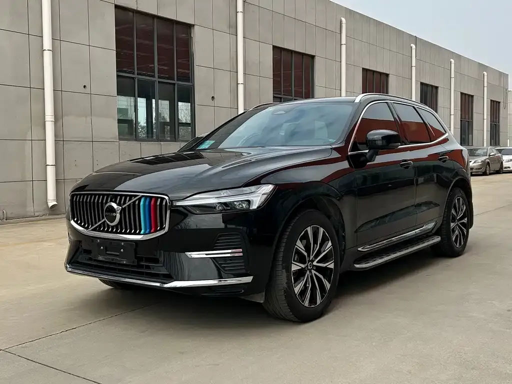 Volvo XC60 — фото 1