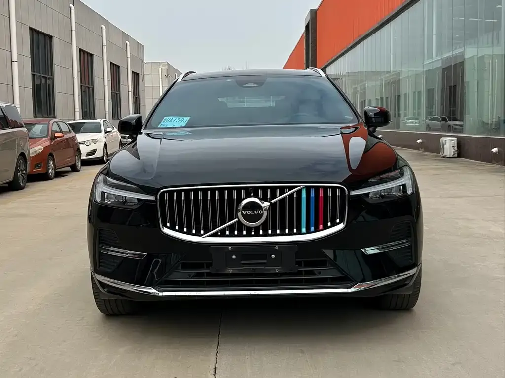 Volvo XC60 — фото 7
