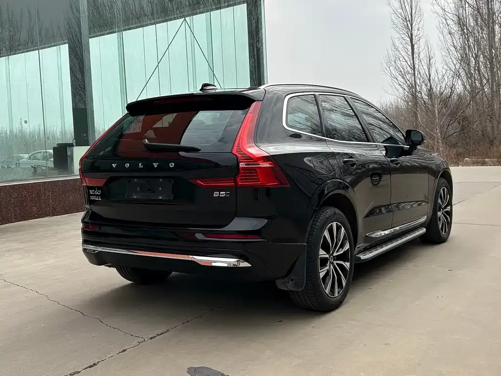 Volvo XC60 — фото 4
