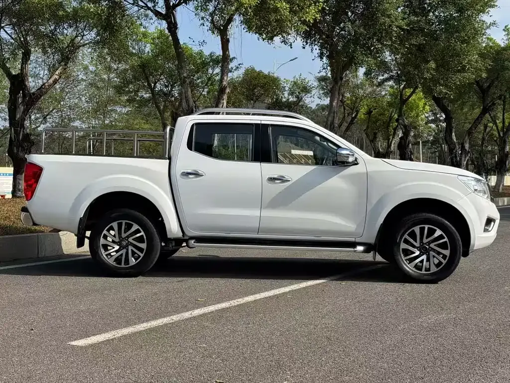 Nissan Navara 2022 из CN, фото 7