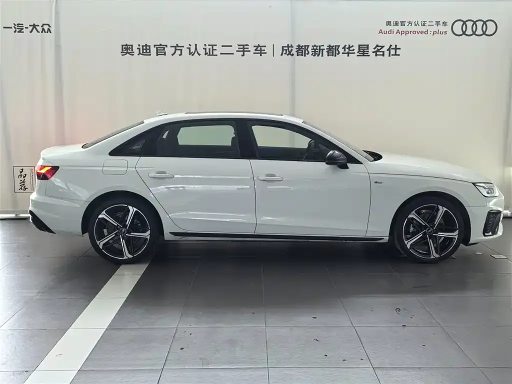 Audi A4L 2024 из CN, фото 4