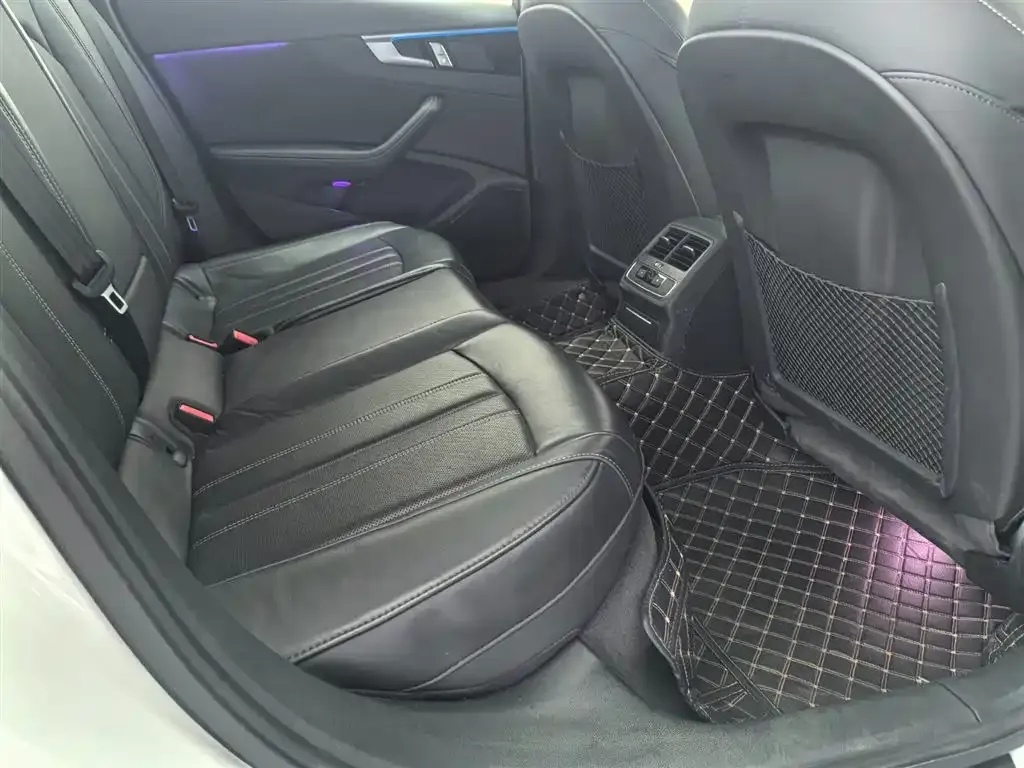 Audi A4L 2024 из CN, фото 5