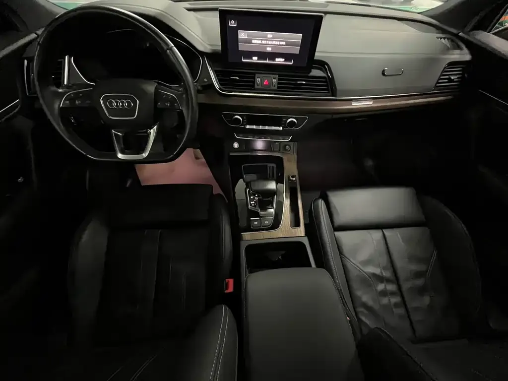 Audi Q5L Sportback — фото 3