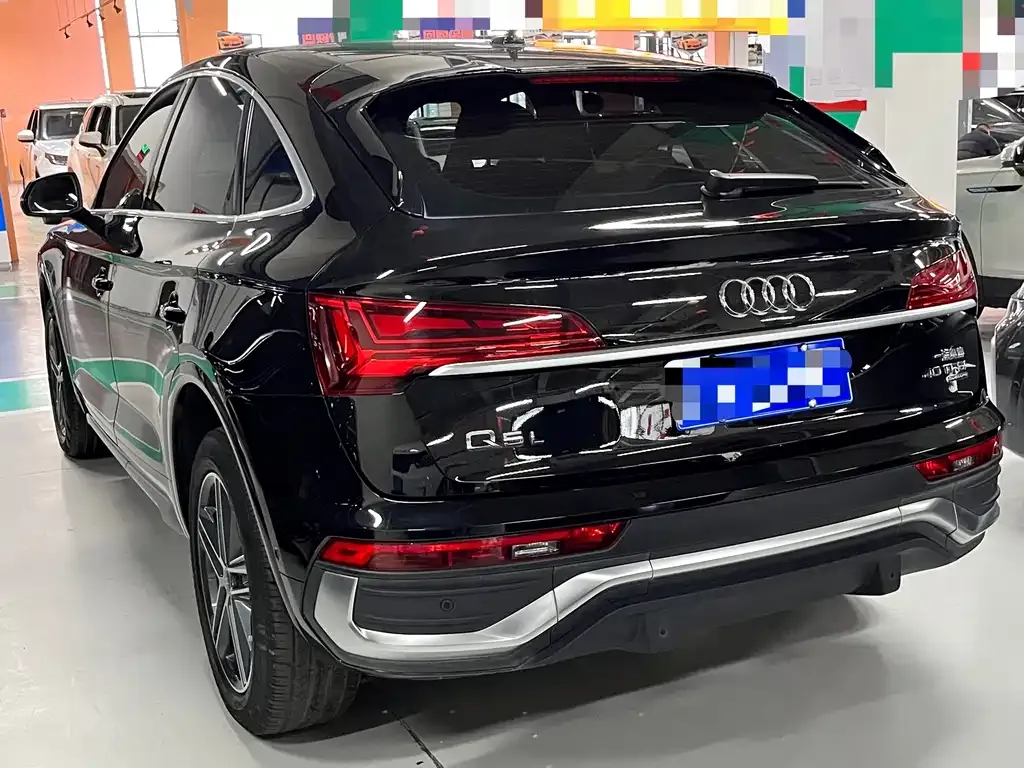 Audi Q5L Sportback — фото 10