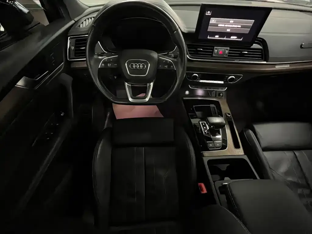 Audi Q5L Sportback — фото 4
