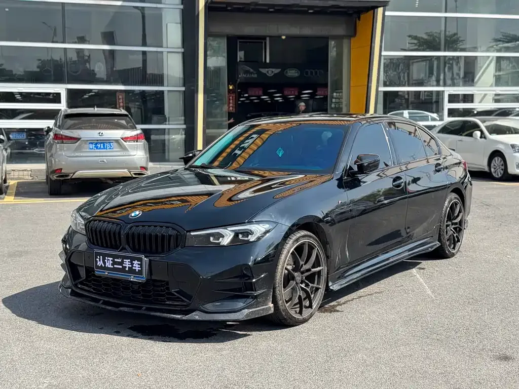 BMW 3 Series 2023 из CN, фото 1
