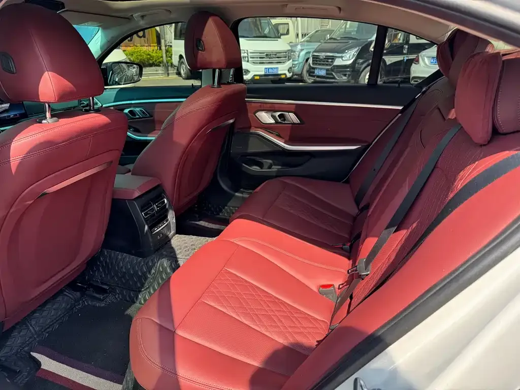 BMW 3 Series 2023 из CN, фото 6