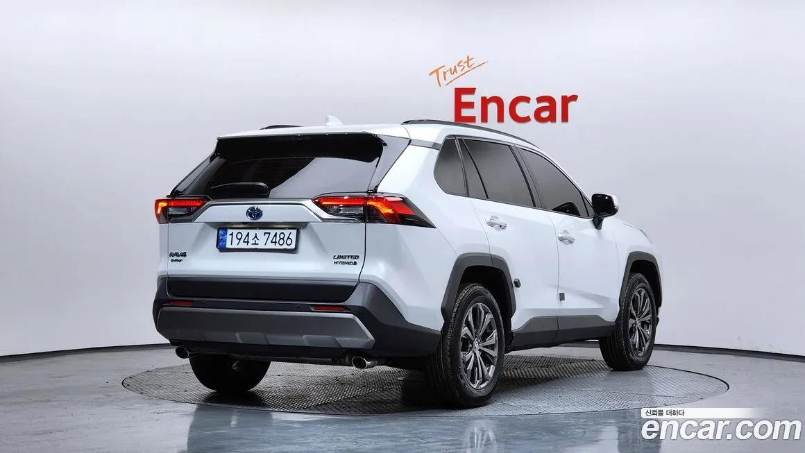 Toyota RAV4 2024 из KR, фото 4