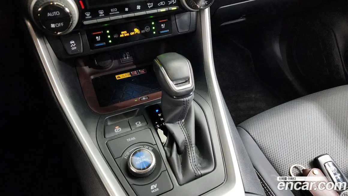 Toyota RAV4 2024 из KR, фото 3
