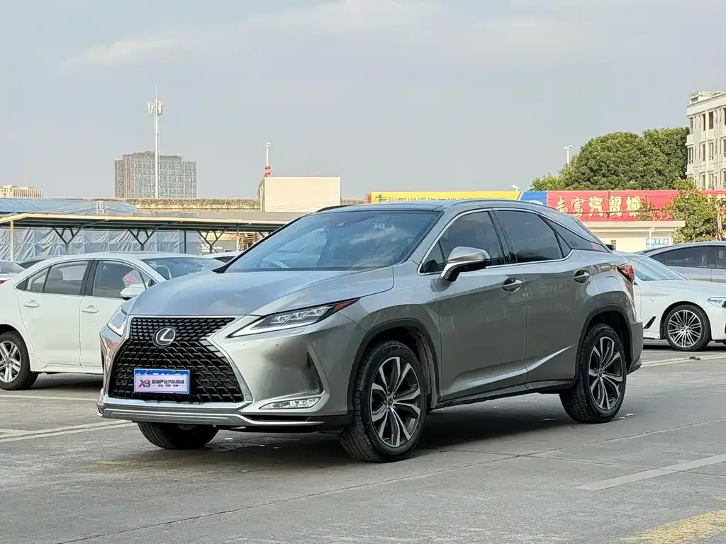 Lexus RX — фото 1